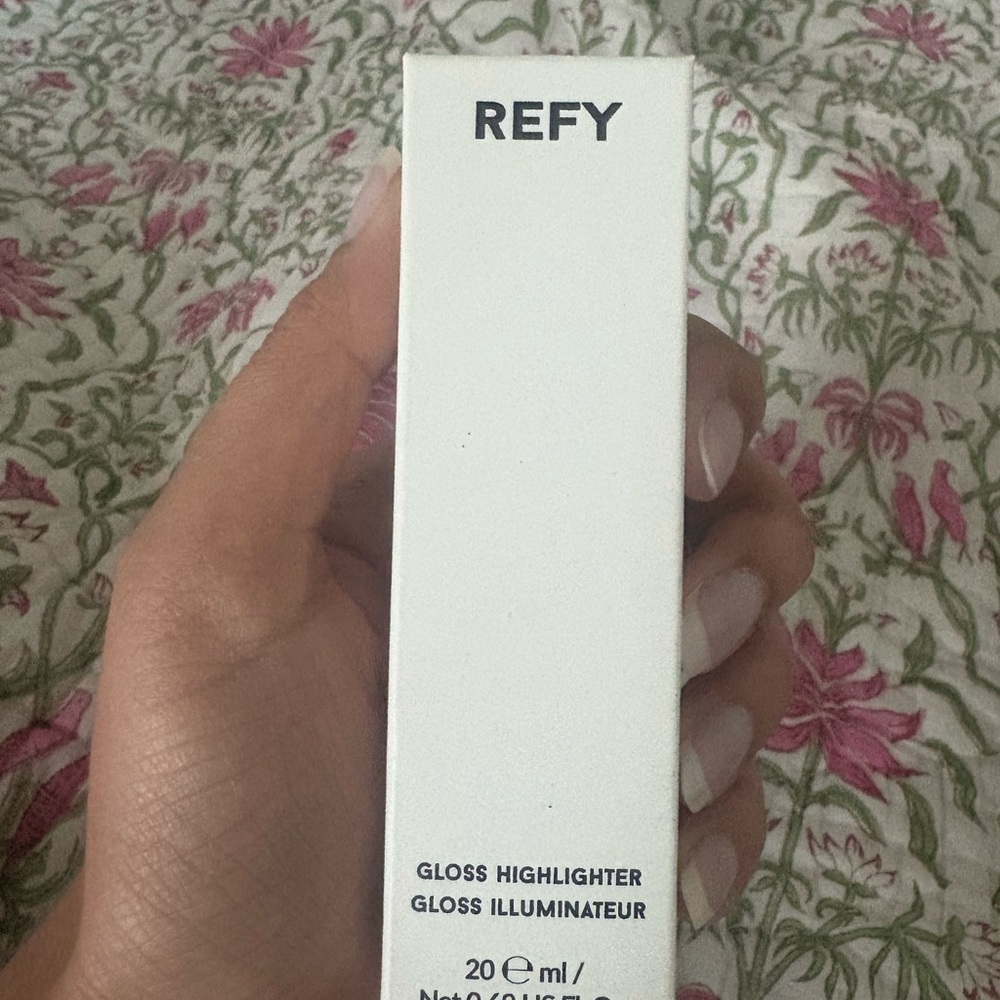 REFY Highlighter in White and Black